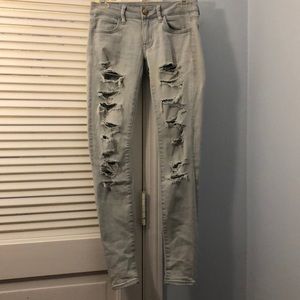 Junior light blue ripped jeans